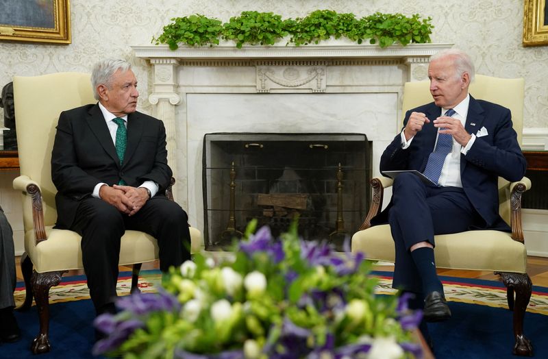 Los Presidentes de EEUU Joe Biden y de México Andrés Manuel López Obrador en el Salón Oval de la Casa Blanca (Foto: Reuters)