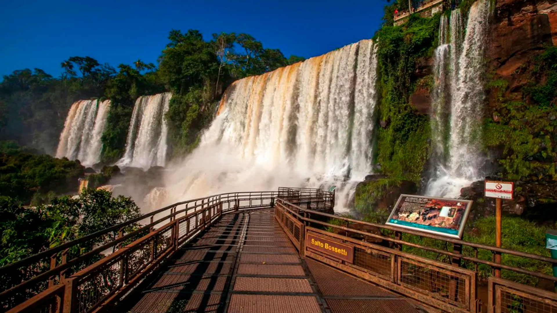 El hecho ocurrió este lunes cerca de las 11 de la mañana en el Salto de Bosetti, ubicado en el circuito superior de las Cataratas 
