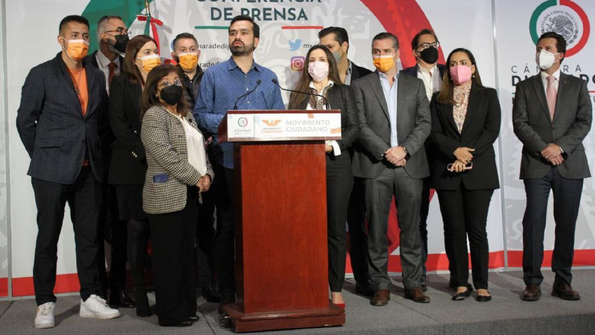 Jorge Álvarez Máynez, junto con su bancada, condenó el intento de arremeter al TEPJF (Foto: Cortesía Movimiento Ciudadano)