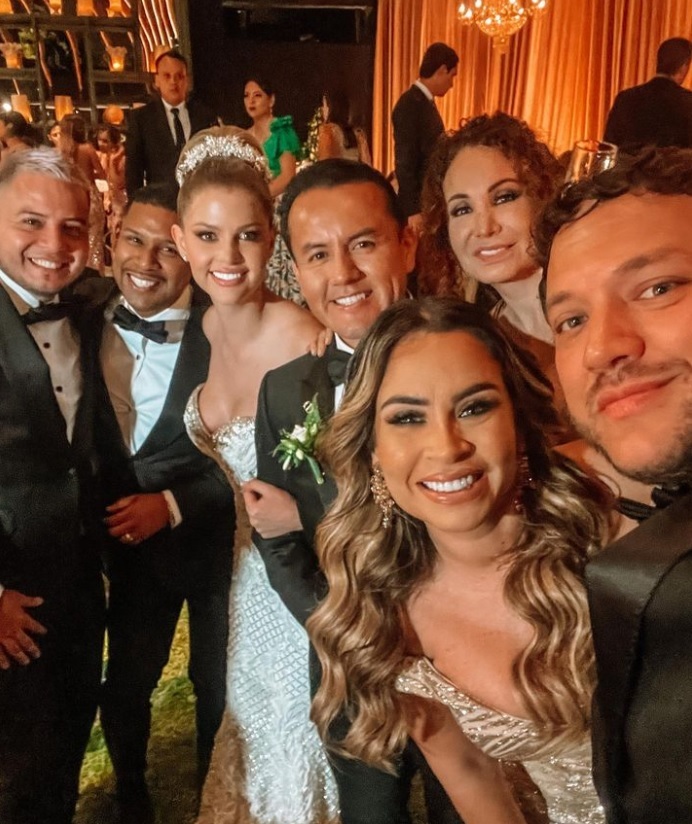 Brunella Horna y sus invitados. Instagram