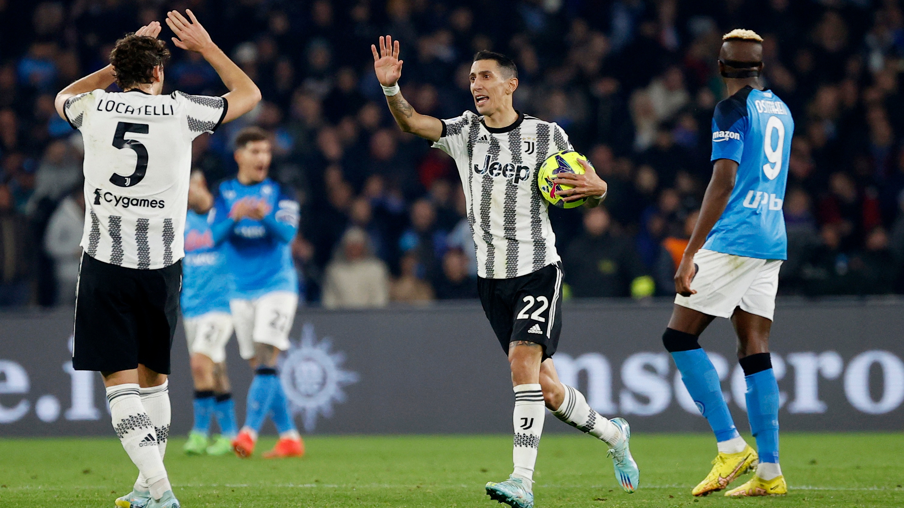 Soccer Football - Serie A - Napoli v Juventus - Stadio Diego Armando Maradona, Naples, Italy - January 13, 2023 Juventus' Angel Di Maria celebrates scoring their first goal with Manuel Locatelli REUTERS/Ciro De Luca