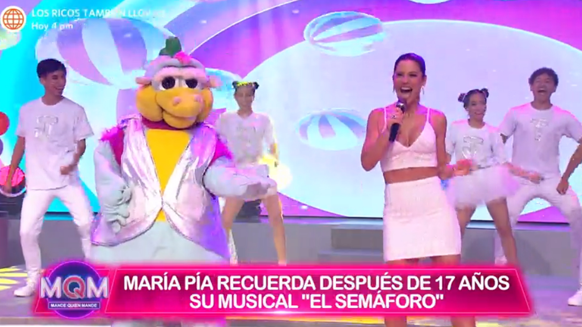María Pía y Timoteo revivieron la coreografía de la canción 'El Semáforo'. (América TV)