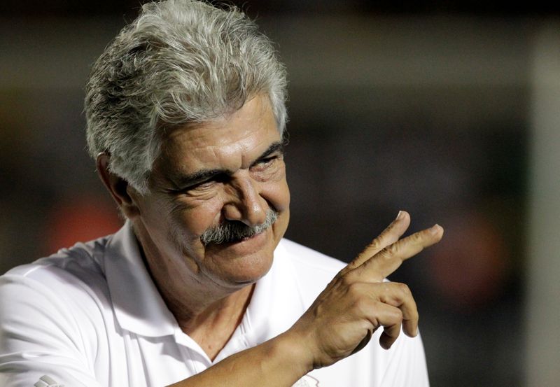 IMAGEN DE ARCHIVO. El DT Ricardo Ferreti gesticula durante un partido amistoso entre las selecciones de México y Costa Rica, Estadio Universitario, Monterrey, México - Octubre 11, 2018. REUTERS/Daniel Becerril