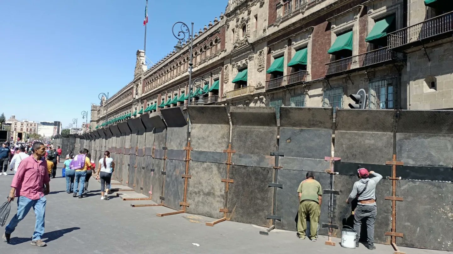 Se ha hecho un llamado a una concentración en el Zócalo en defensa del INE [Twitter/@lopezdoriga]