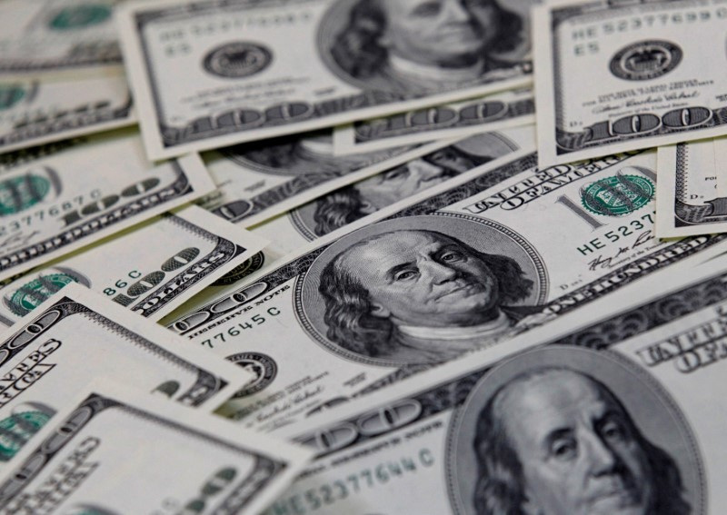 Debido a la fuerte subida del dólar libre en los últimos días, la cotización MEP quedó como la más accesible. (REUTERS/Lee Jae-Won/Archivo)