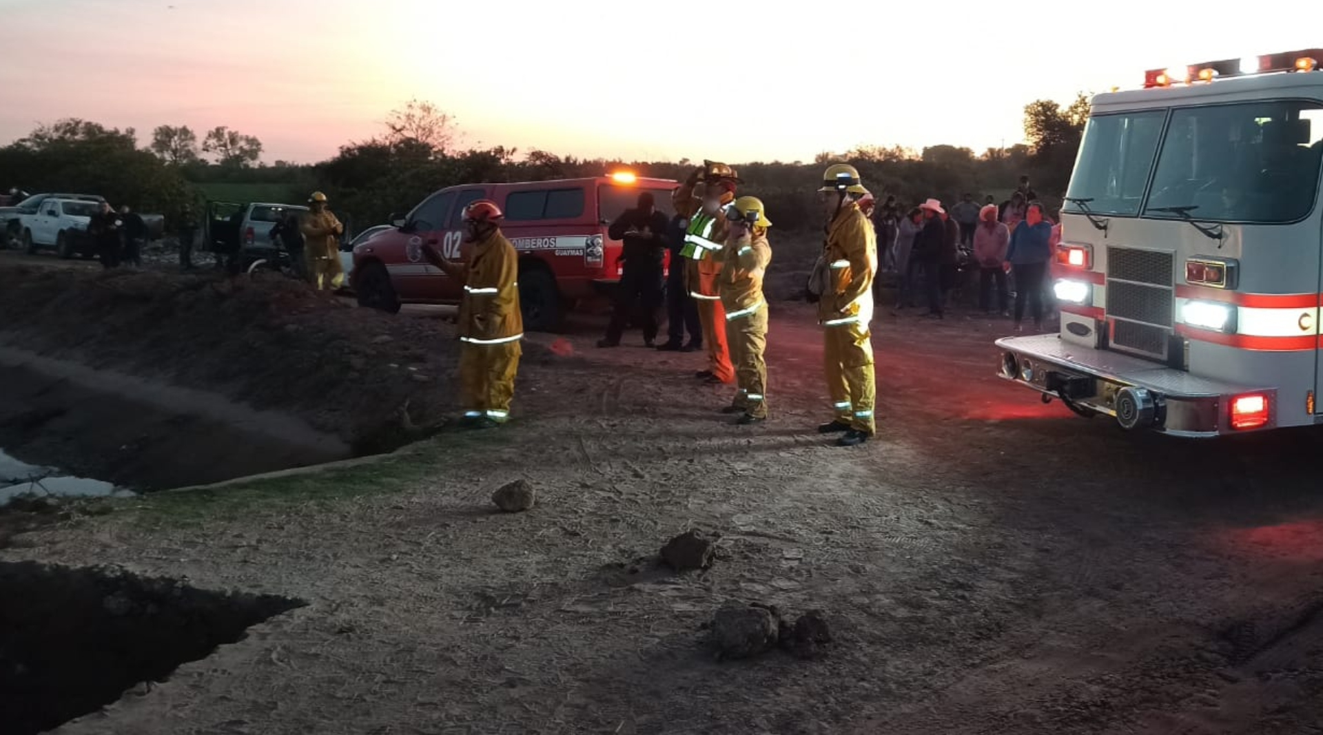 Al lugar arribaron elementos de los distintos servicios de emergencia. (Protección Civil Sonora)
