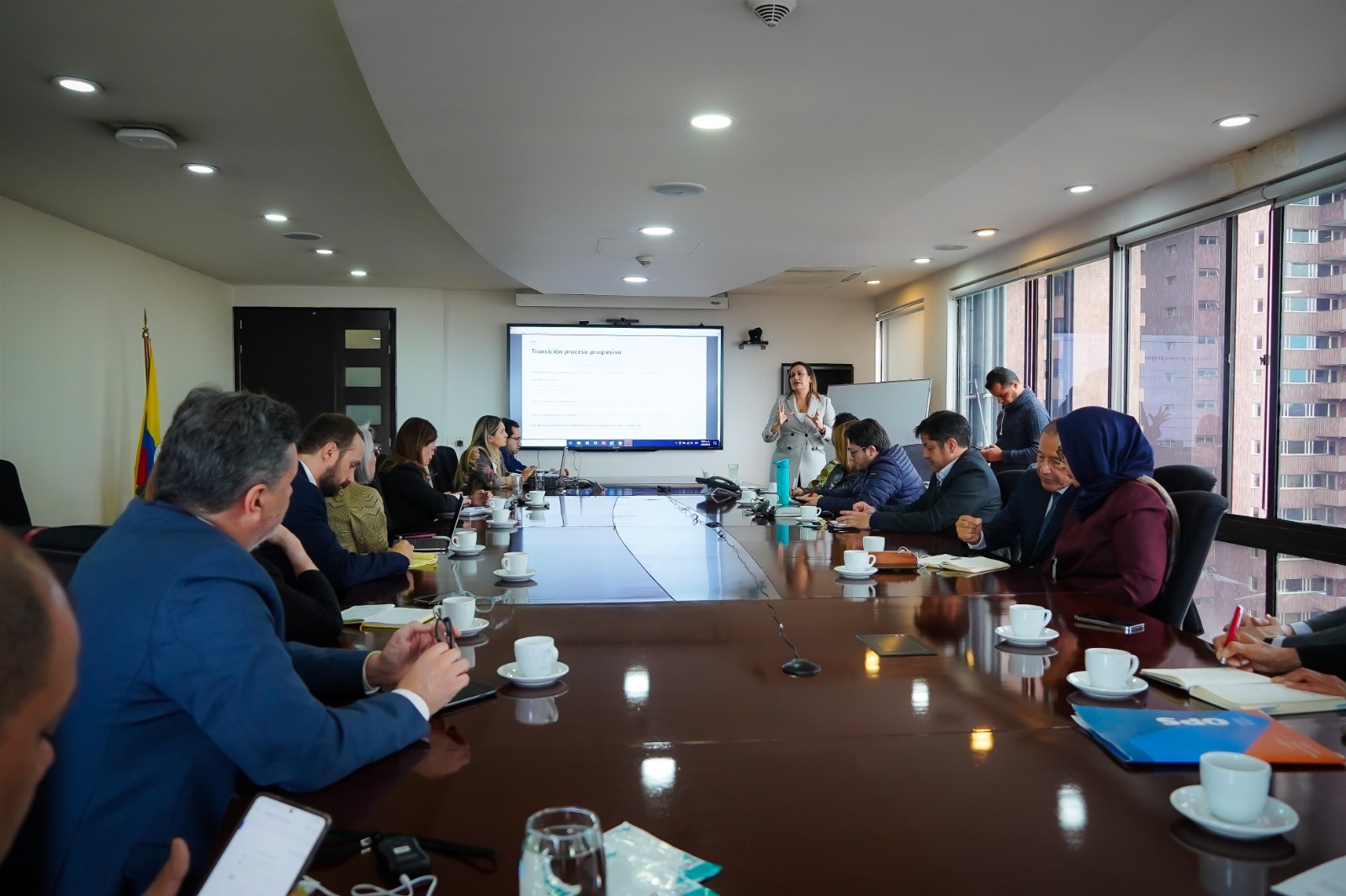 Reunión de la ministra de Salud, Carolina Corcho, con técnicos y especialistas de la Organización Mundial de la Salud (OMS) y la Organización Panamericana de la Salud (OPS).