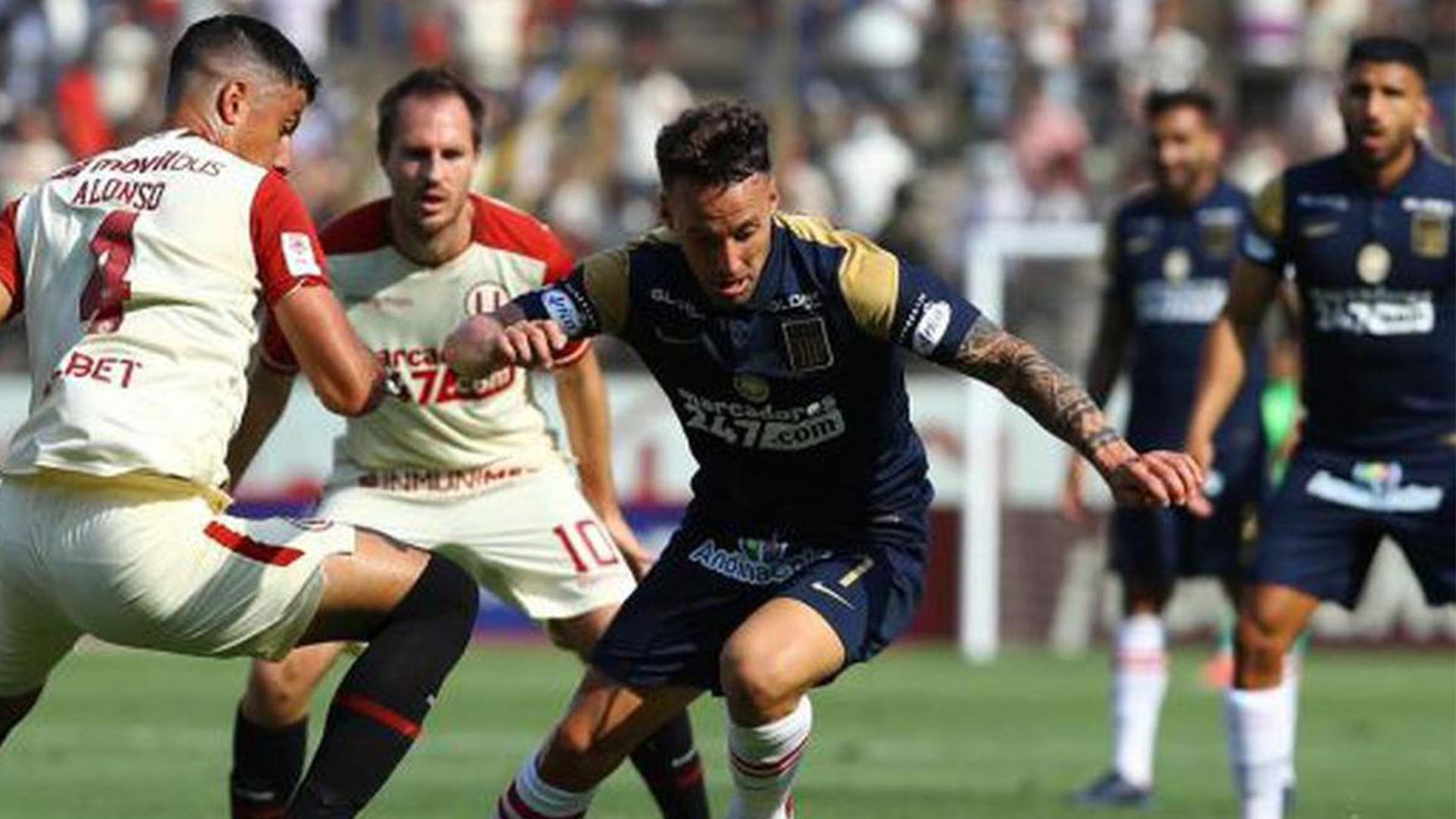 Universitario y Alianza Lima chocarán en el primer clásico de la Liga 1 2023. (Liga 1)