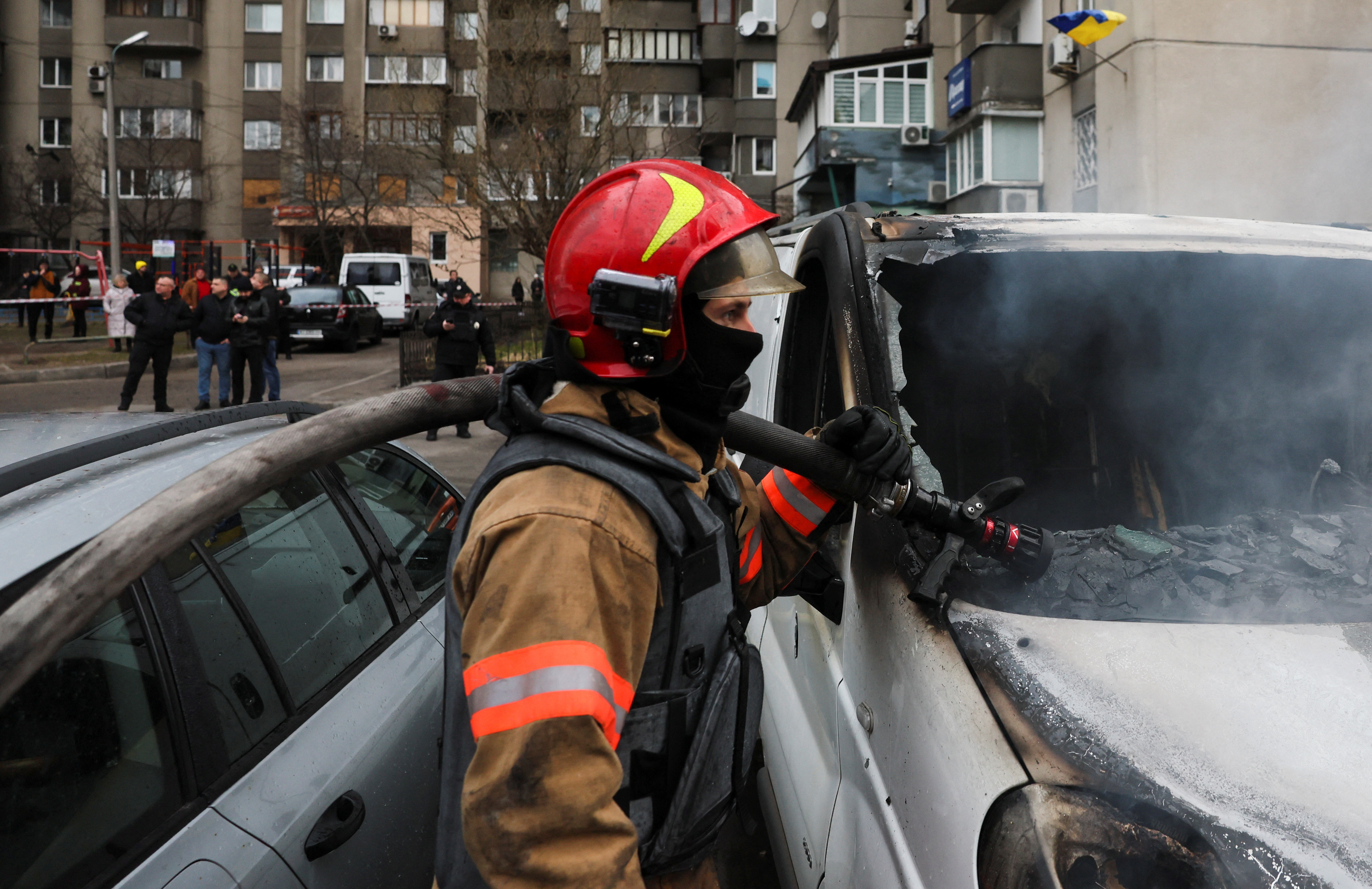 Los cohetes de Rusia cayeron en toda Ucrania a lo largo de la noche  (REUTERS/Gleb Garanich)