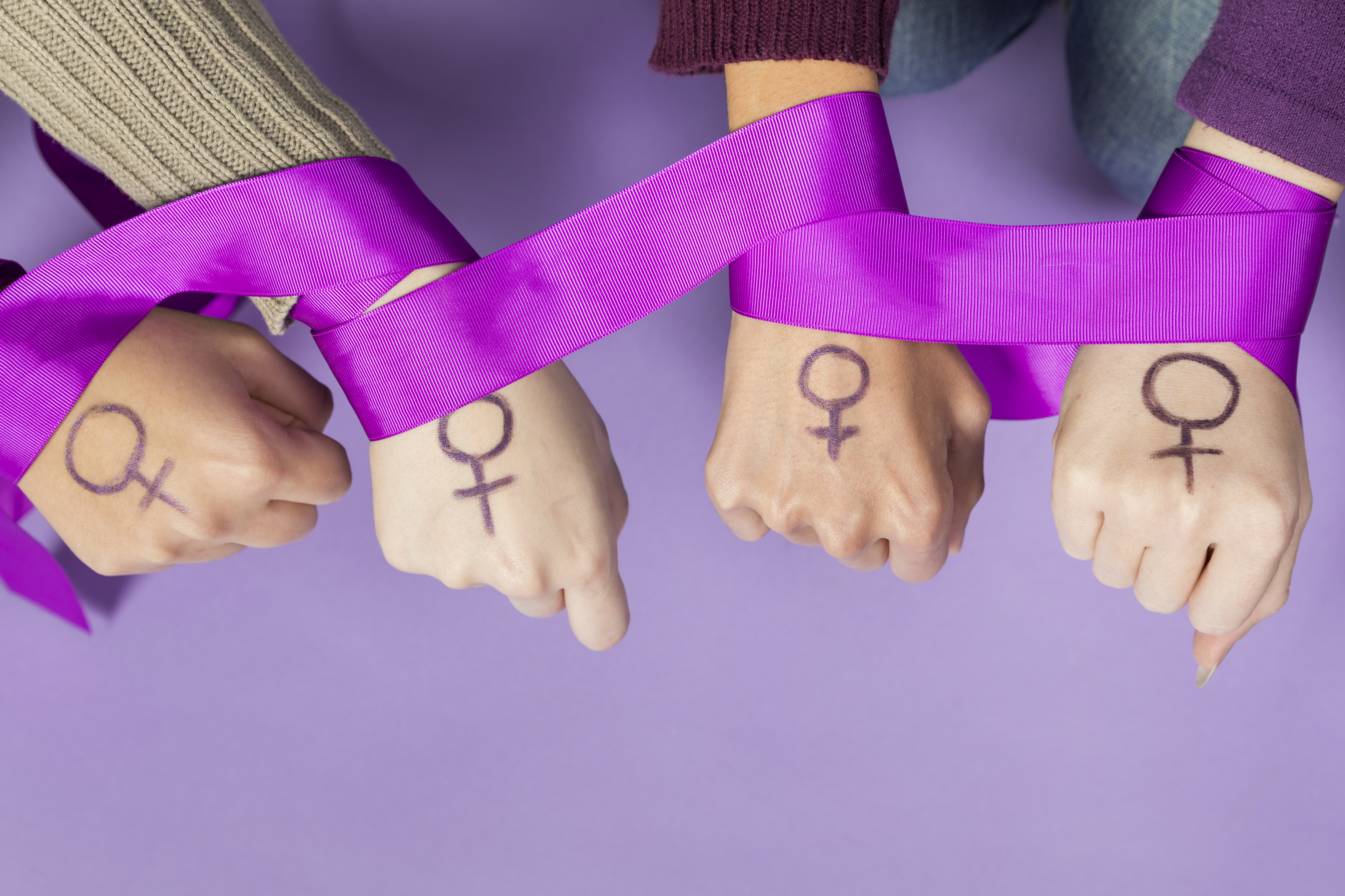 Las sugerencias de la inteligencia artificial para el Día de la Mujer. (Freepik)