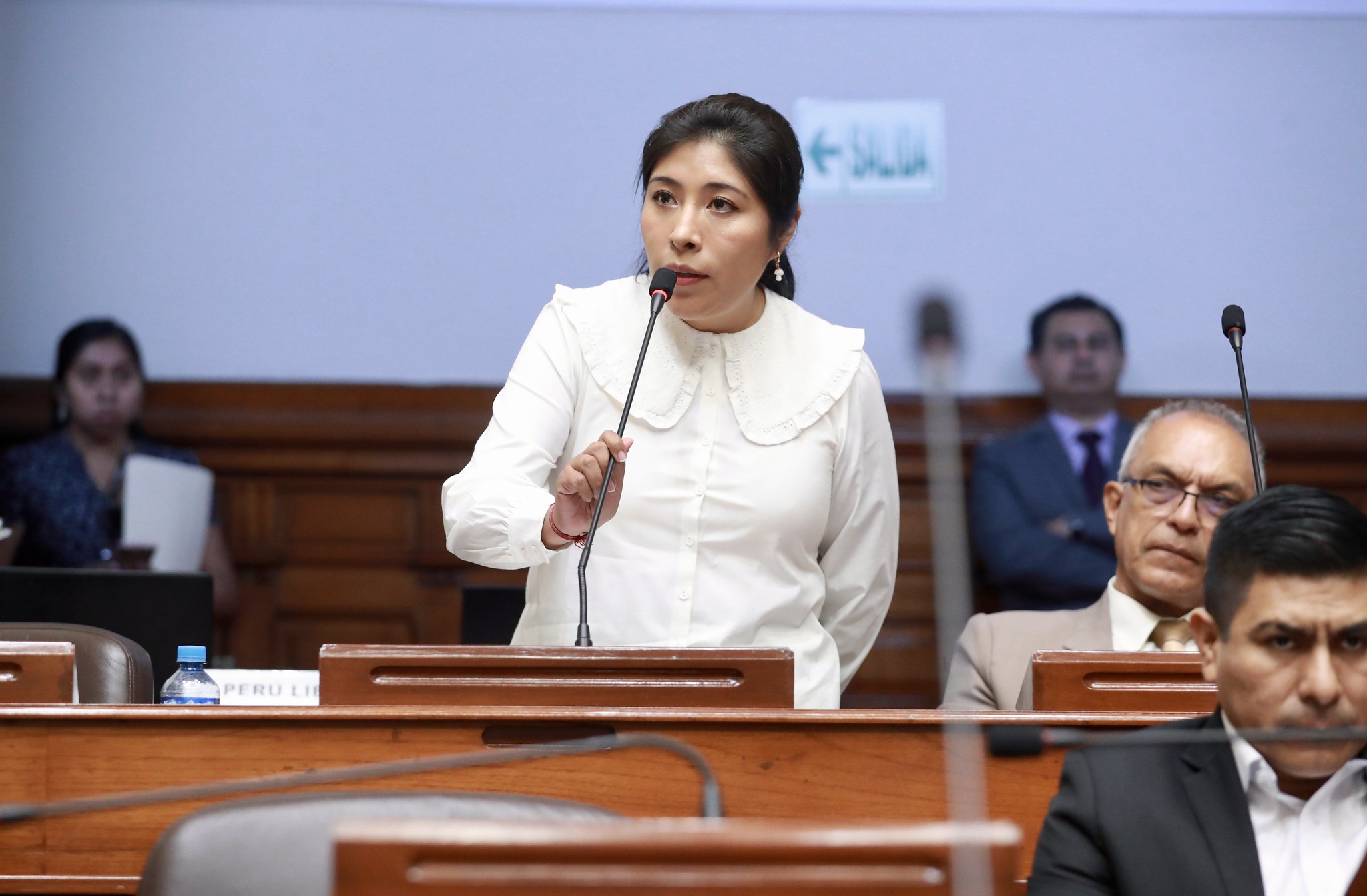 Presentación de Betssy Chávez en el pleno del Congreso ante acusación constitucional.