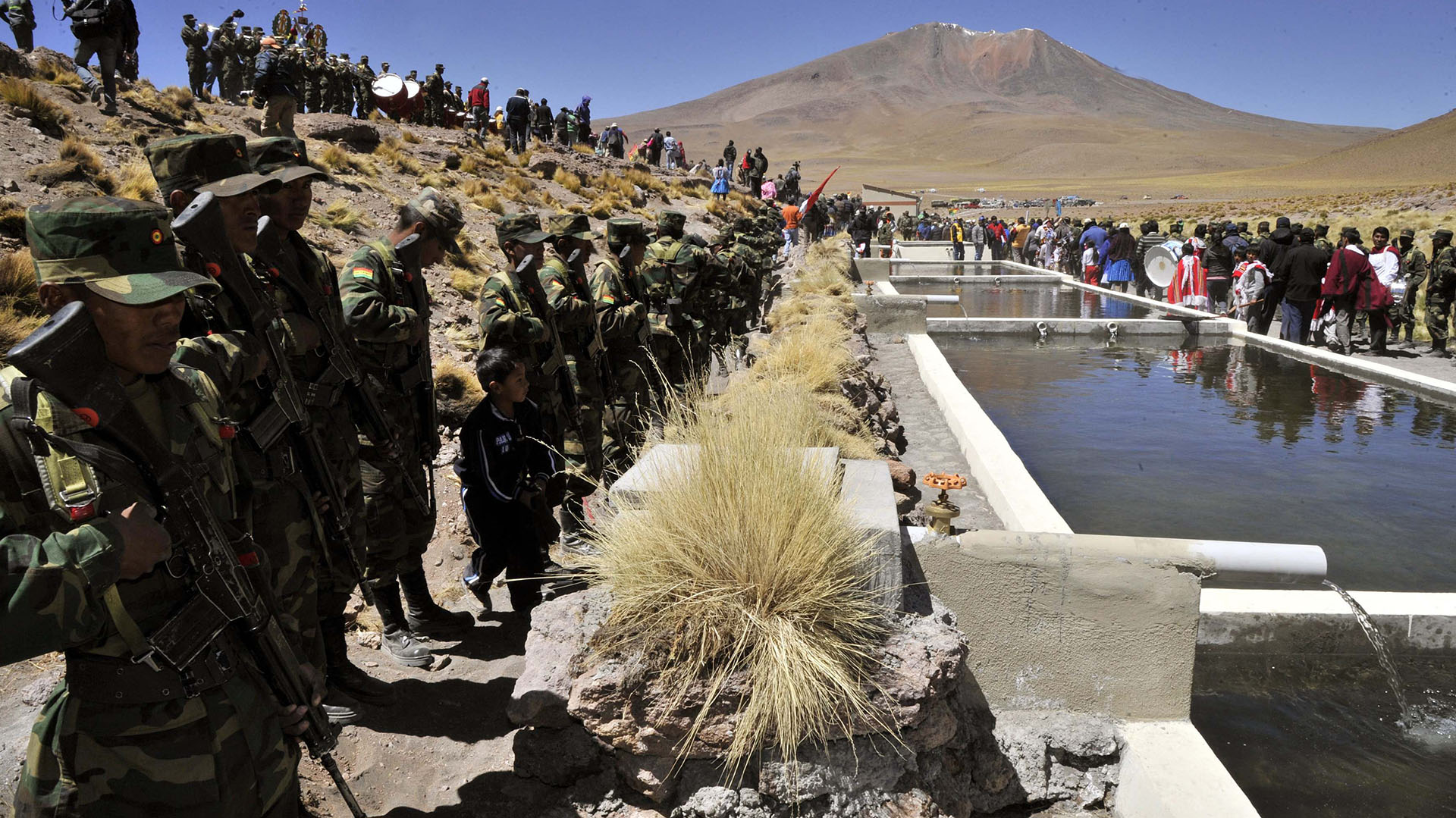 El agua del río Silala es fundamental para mantener al ganado y los cultivos de la región (Aizar RALDES / AFP)