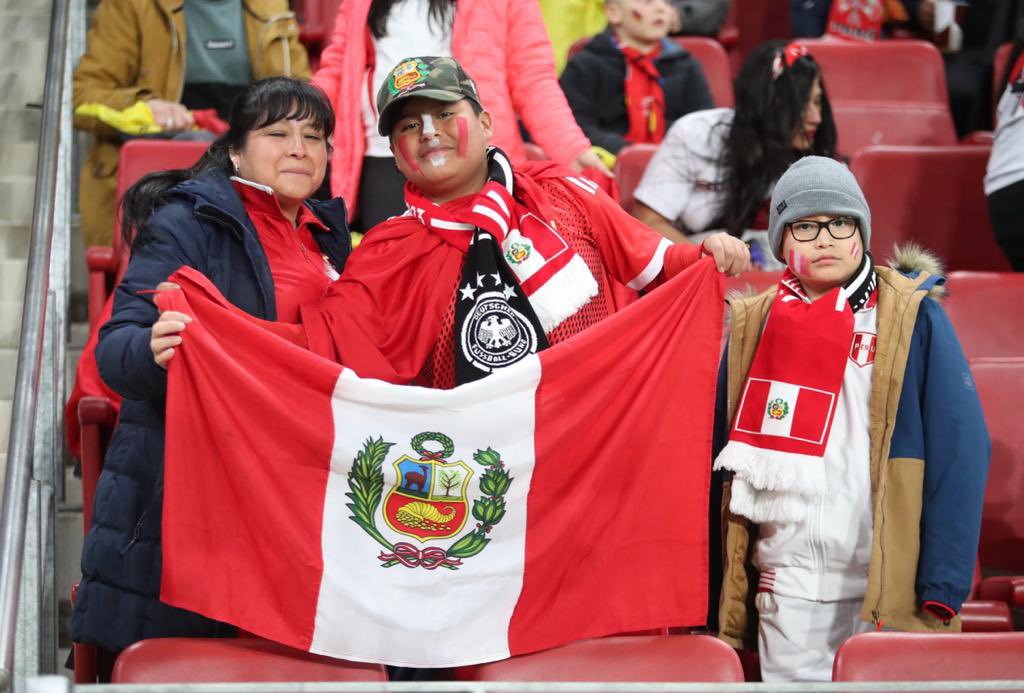 Perú vs Alemania: fanáticos de la selección peruana en el Mewa Arena