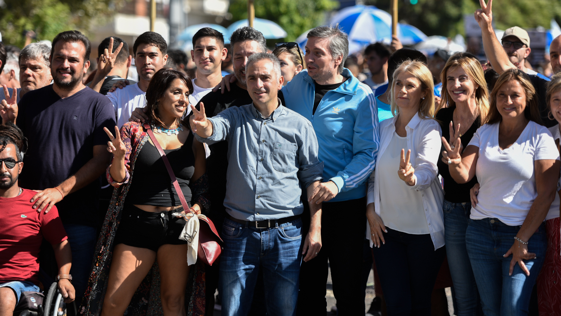 Andrés Larroque y Máximo Kirchner en la movilización de La Cámpora por el Día de la Memoria, acompañado por dirigentes y militantes kirchneristas