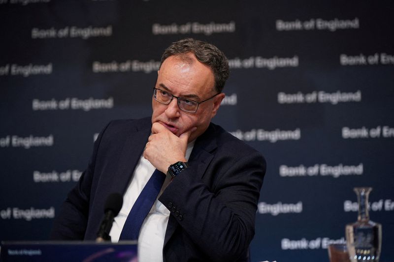 FOTO DE ARCHIVO: Andrew Bailey, Gobernador del Banco de Inglaterra, asiste a la Conferencia de Prensa del Informe de Política Monetaria del Banco de Inglaterra, en el Banco de Inglaterra, Londres, Reino Unido, 2 de febrero de 2023. REUTERS/Yui Mok