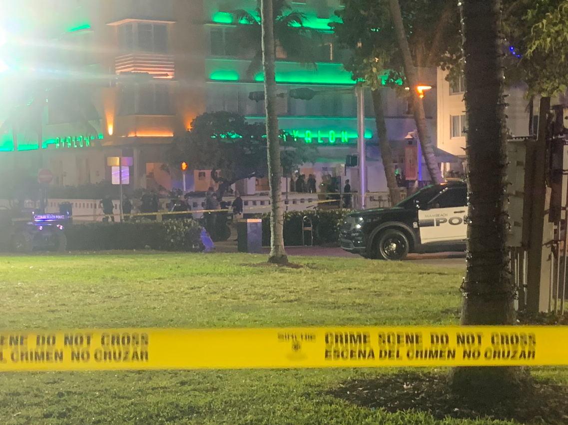 El toque de queda en Miami Beach se impuso del 19 al 20 de marzo luego de incidentes que causaron tiroteos y dejaron dos muertos.