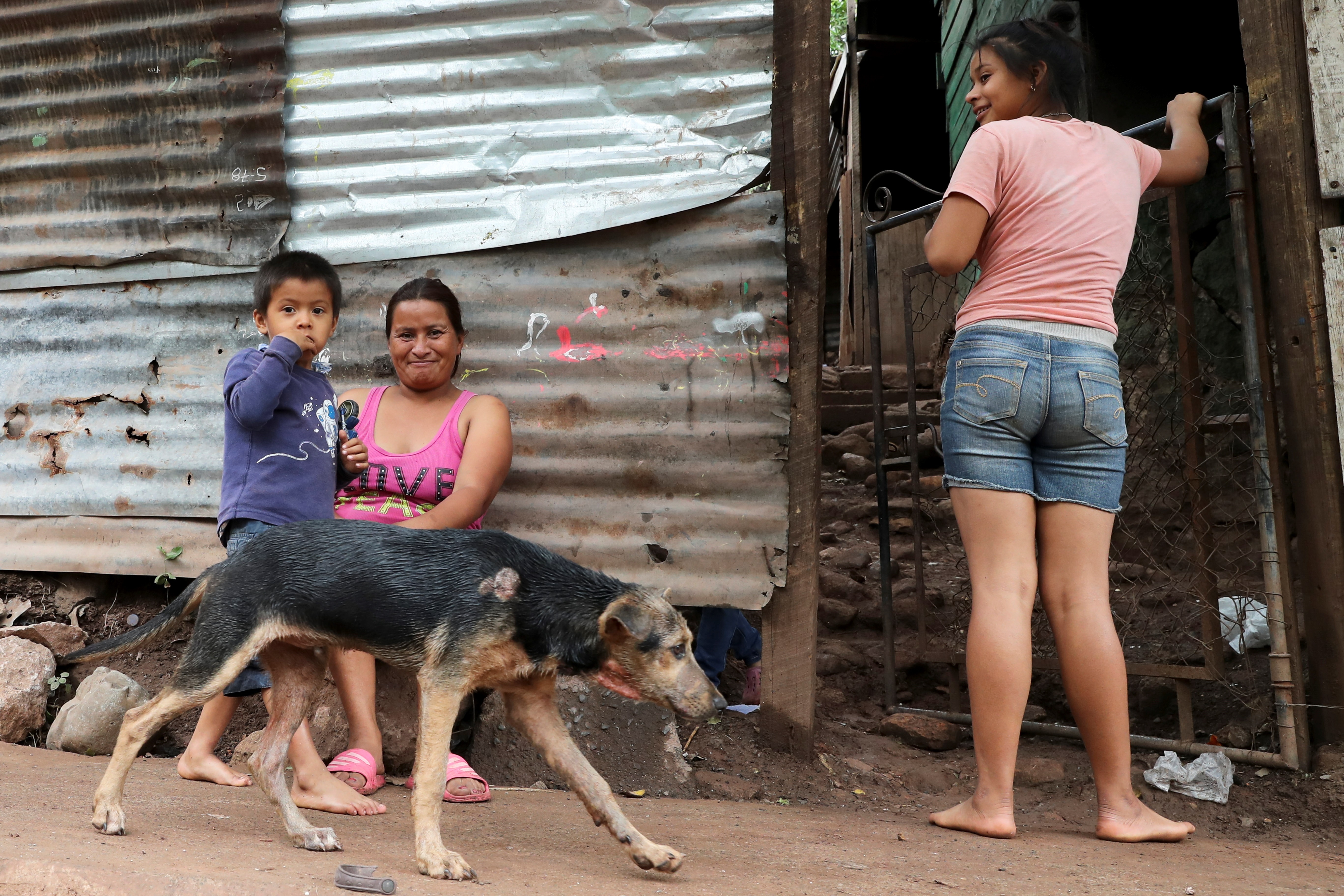 El 12% de los niños menores de 14 años se encuentran en condición de indigencia. EFE