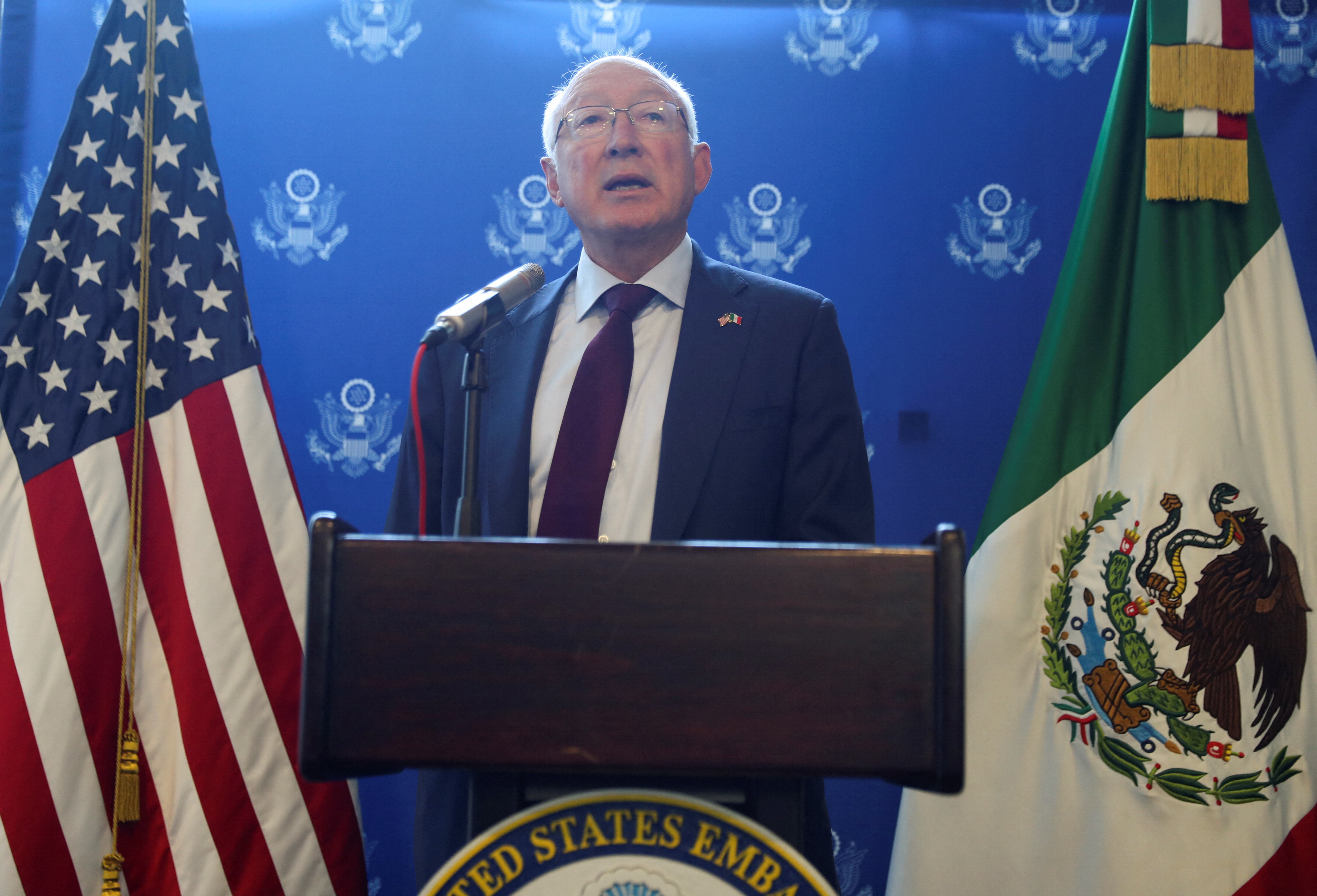 ken Salazar apoyó las nuevas medidas de seguridad que se implementarán en la frontera
REUTERS/Raquel Cunha