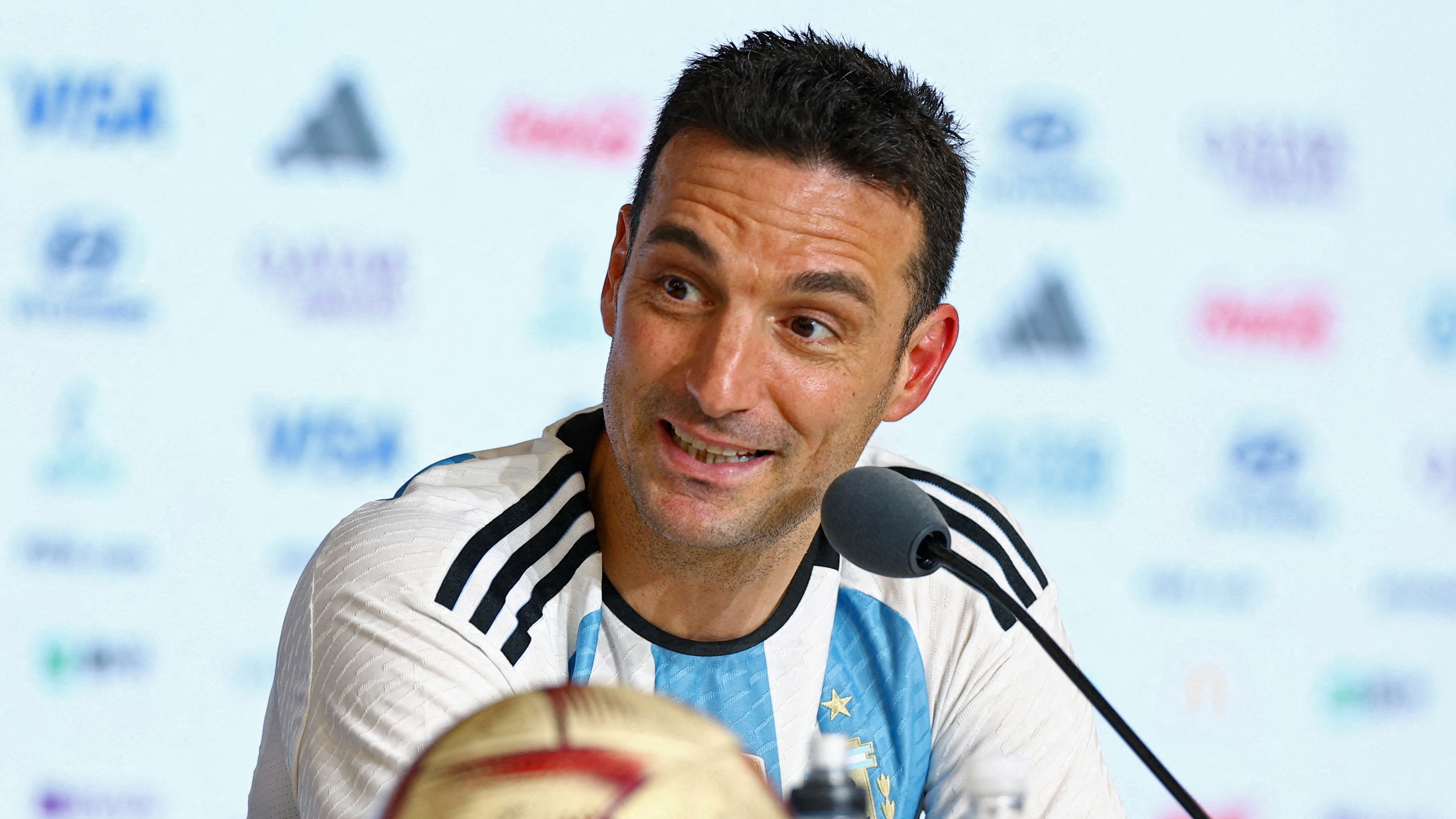 Lionel Scaloni habla con la prensa antes del amistoso ante Panamá (REUTERS/Molly Darlington)