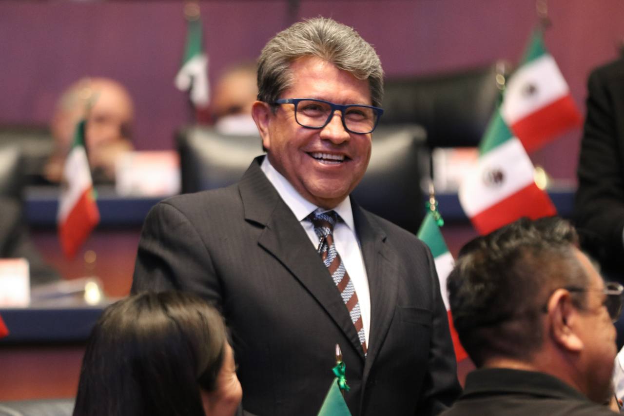 El líder de los senadores de Morena volvió a arremeter contra las encuestas (Ricardo Monreal)