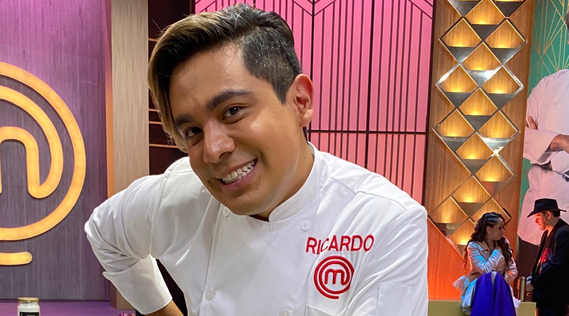 El comediante se coronó como el nuevo MasterChef. (Twitter/@MasterChefMx)