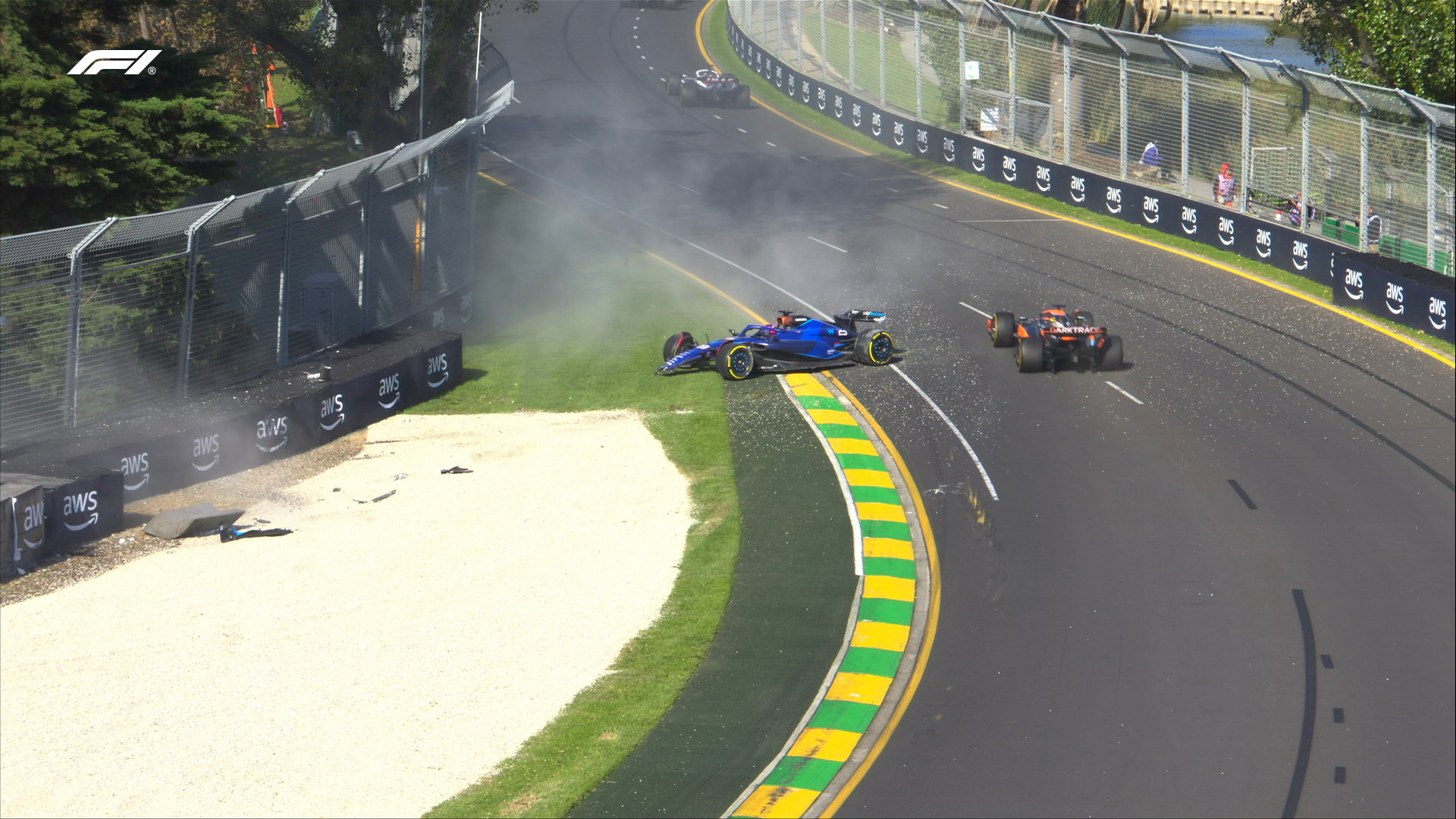 El accidente de Alex Albon (Williams) mereció la primera bandera roja de la competencia. (F1)