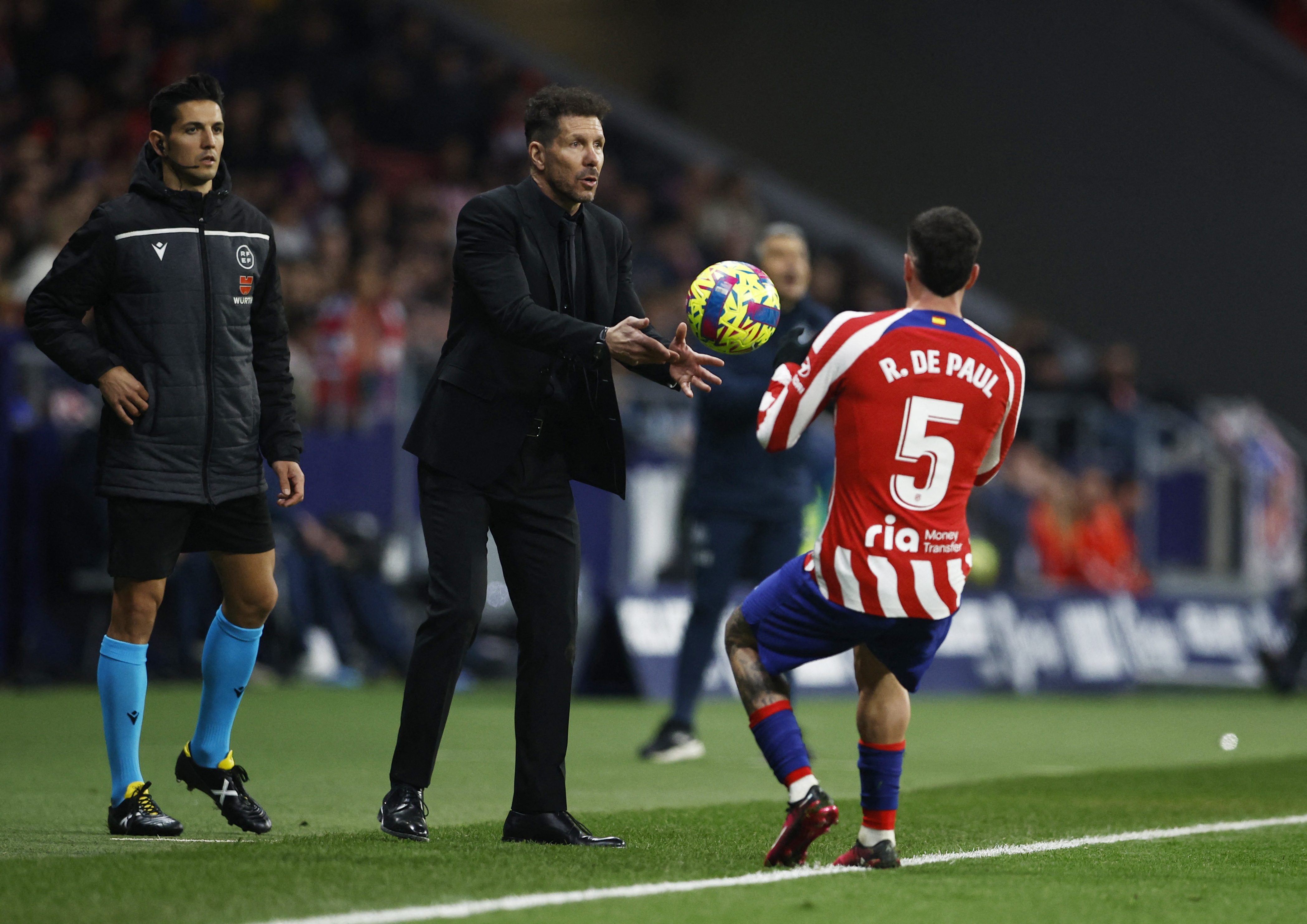 Rodrigo De Paul no planea irse del Atlético Madrid pero recibirá ofertas en el próximo mercado (REUTERS/Juan Medina)