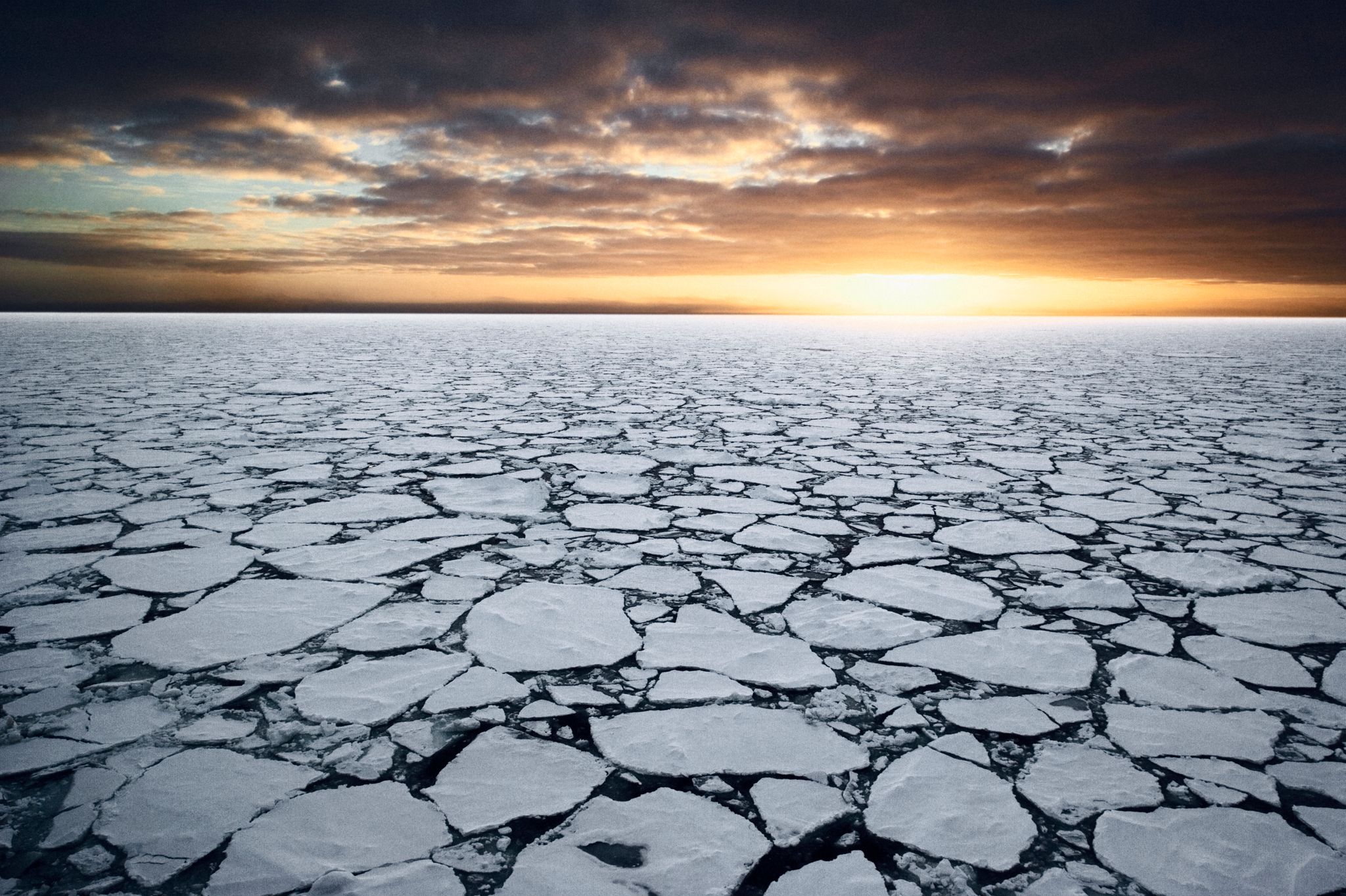 Hielo en el mar de Ross. La Antártida está en peligro, y con ella toda la Tierra, porque los hábitats del planeta están interconectados. Foto: John B. Weller/dpa -
