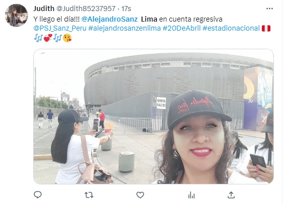 Fanáticos llegan al concierto de Alejandro Sanz. (Twitter)