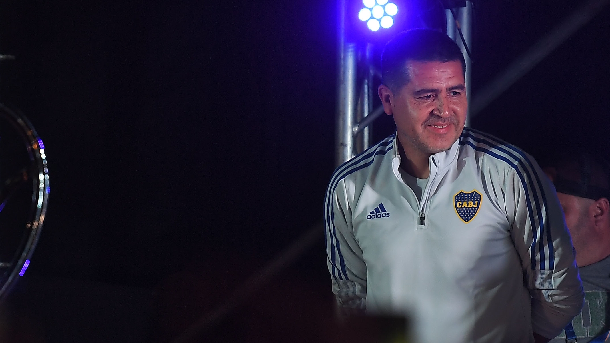 Riquelme se quedó en Buenos Aires junto a parte del Consejo de Fútbol para resolver al futuro DT de Boca (Crédito: Télam)