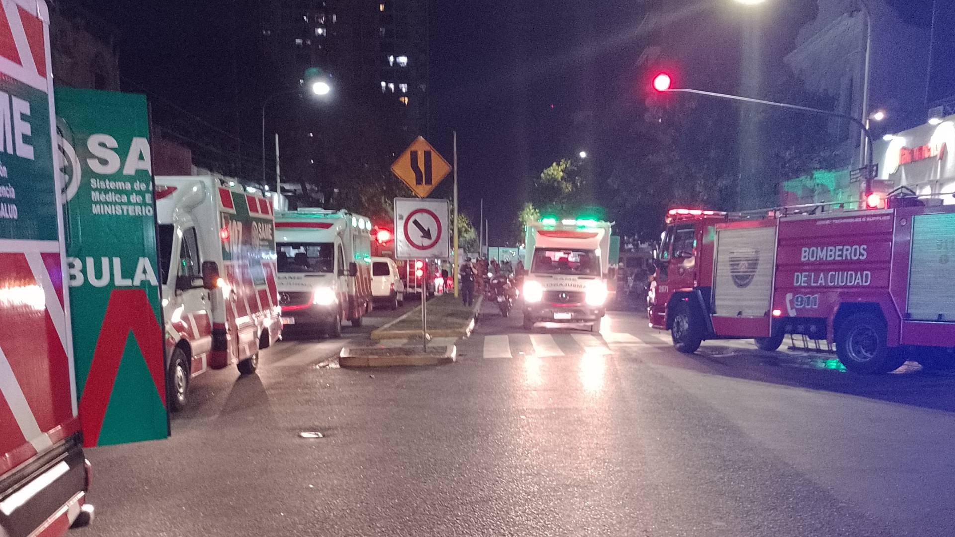 Personal médico asistió esta madrugada a Avenida Rivadavia Rivadavia 8758