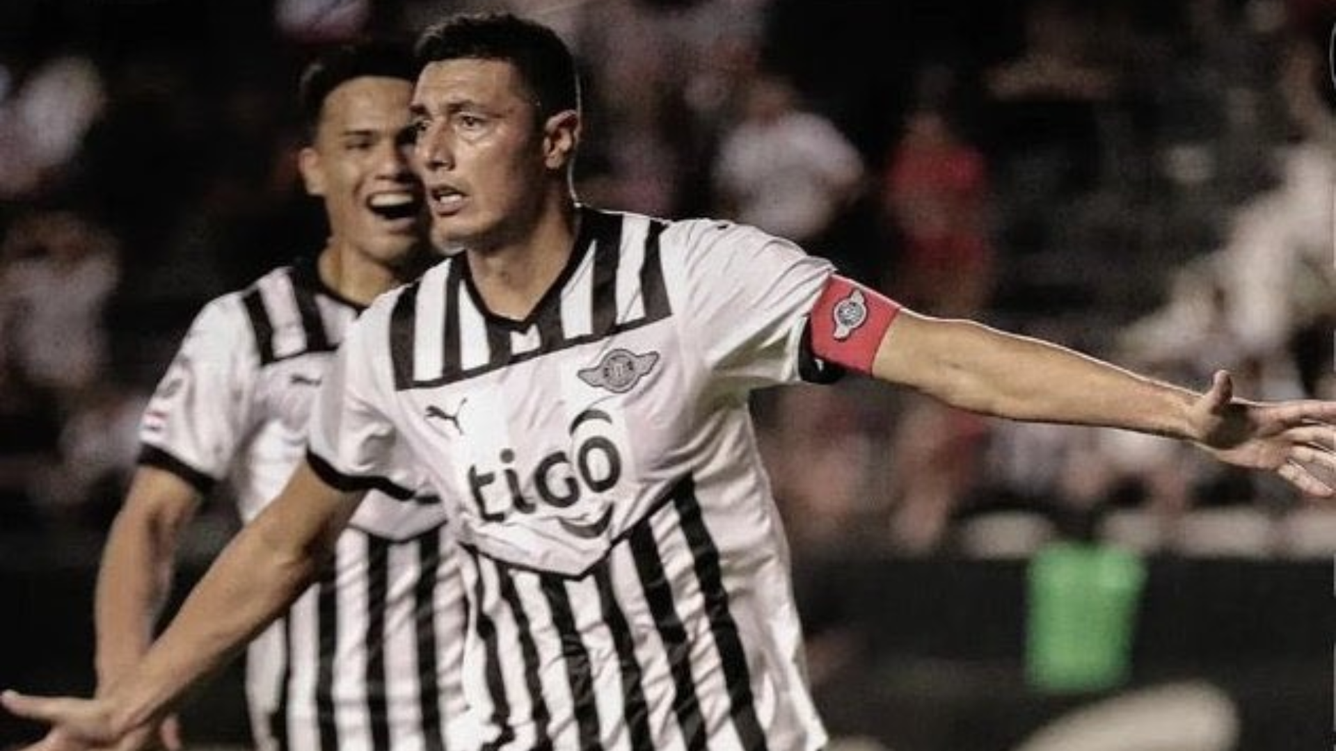 Óscar Cardozo marcó 12 goles y jugó 15 años con la selección de Paraguay (Club Libertad).