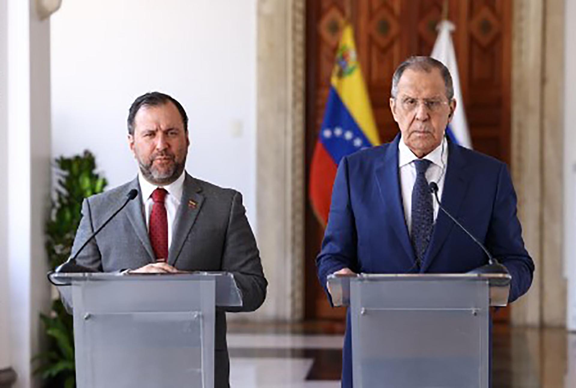 El canciller ruso Serguéi Lavrov junto a su par venezolano, Yván Gil (Ministerio de Exteriores de Rusia)