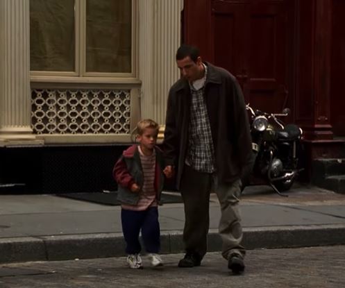 "Un papá genial" es considerada la película que los lanzó a la fama gracias a que tuvieron un papel casi protagónico (Captura de pantalla/YouTube-Sony)