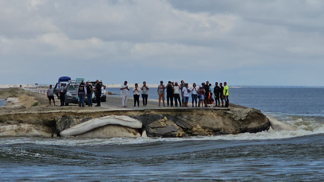 Laguna La Niña se reactiva y destruye carretera en Piura. (COEN - Indeci)