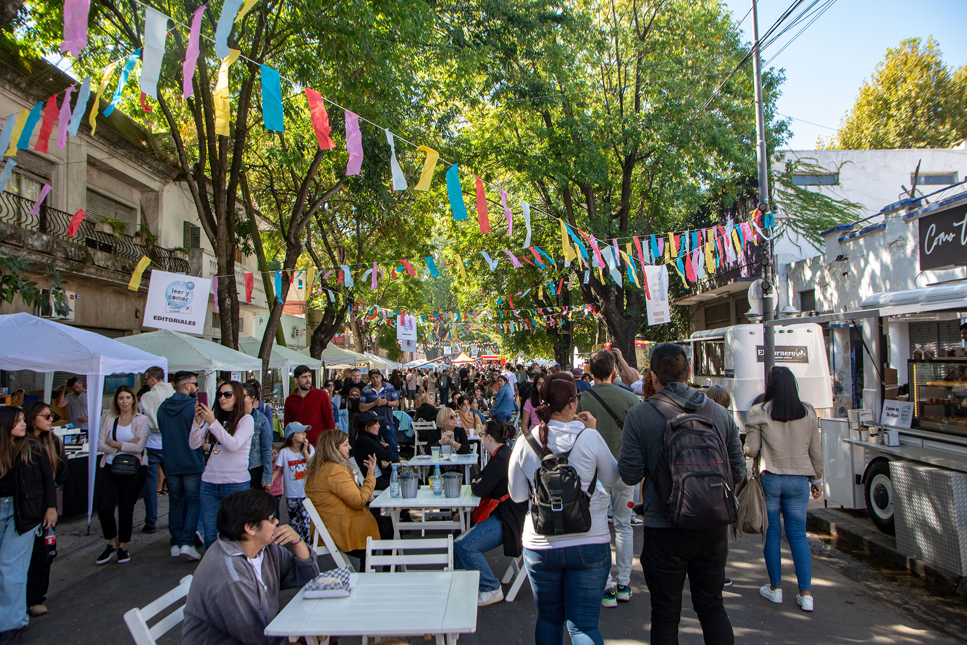 La feria se lleno de familias que concurrieron a las charlas y degustaron de la comida más rica