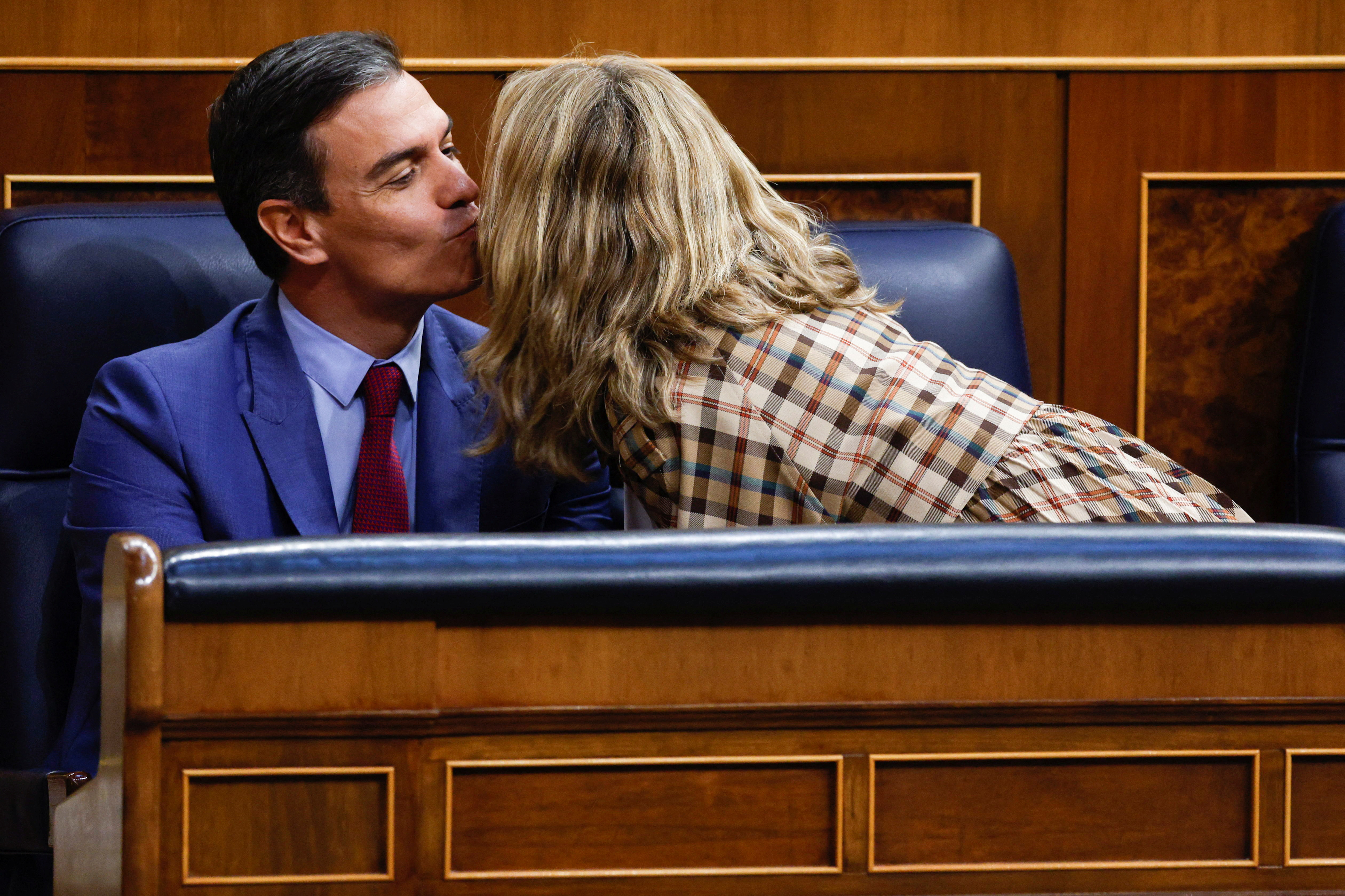Pedro Sánchez y Yolanda Díaz en el Congreso (Foto: REUTERS/Susana Vera)