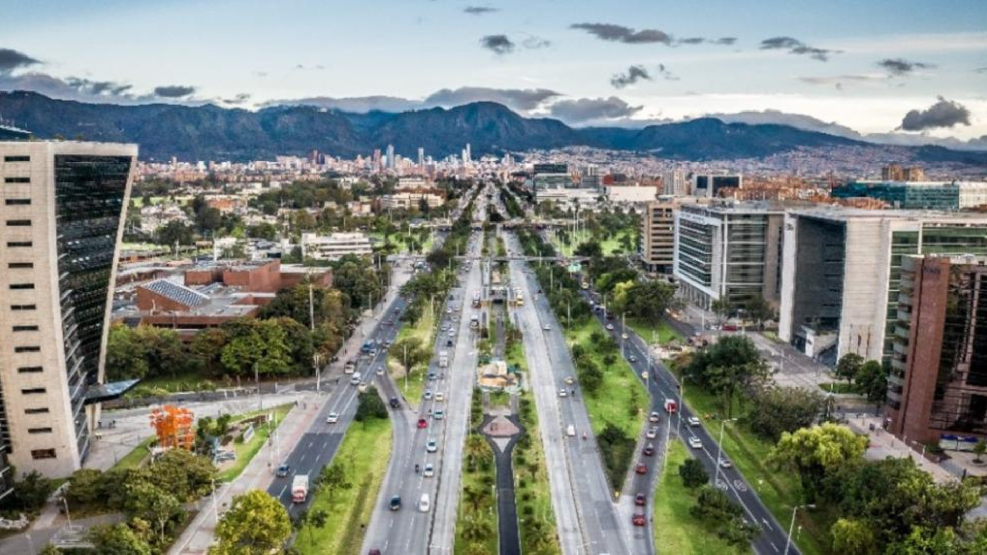 Por un momento en la capital colombiana no se observaron sombras. Foto: Alcaldía de Bogotá