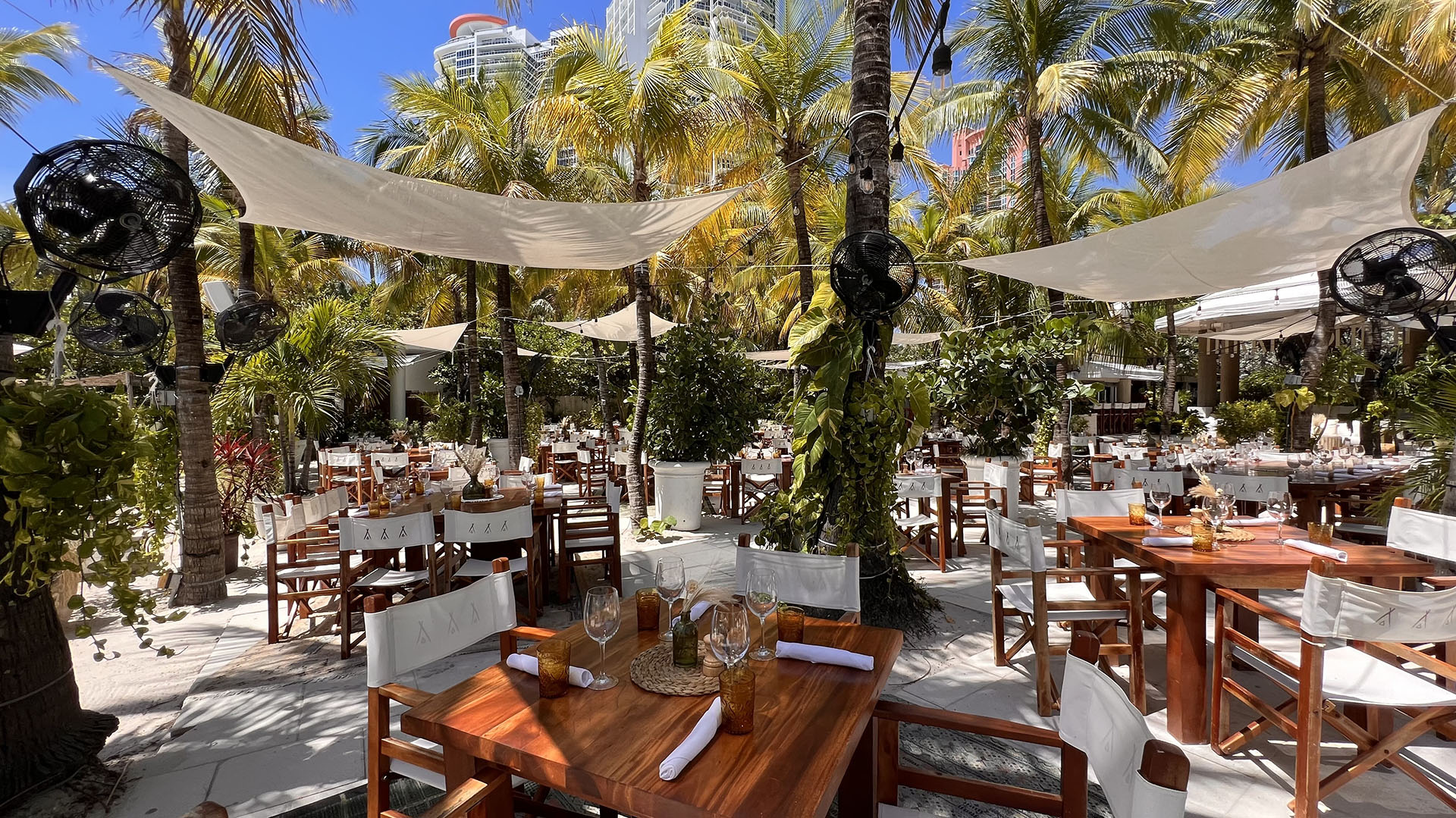 Nikki Beach: el emblemático santuario para celebridades en Miami Beach.
