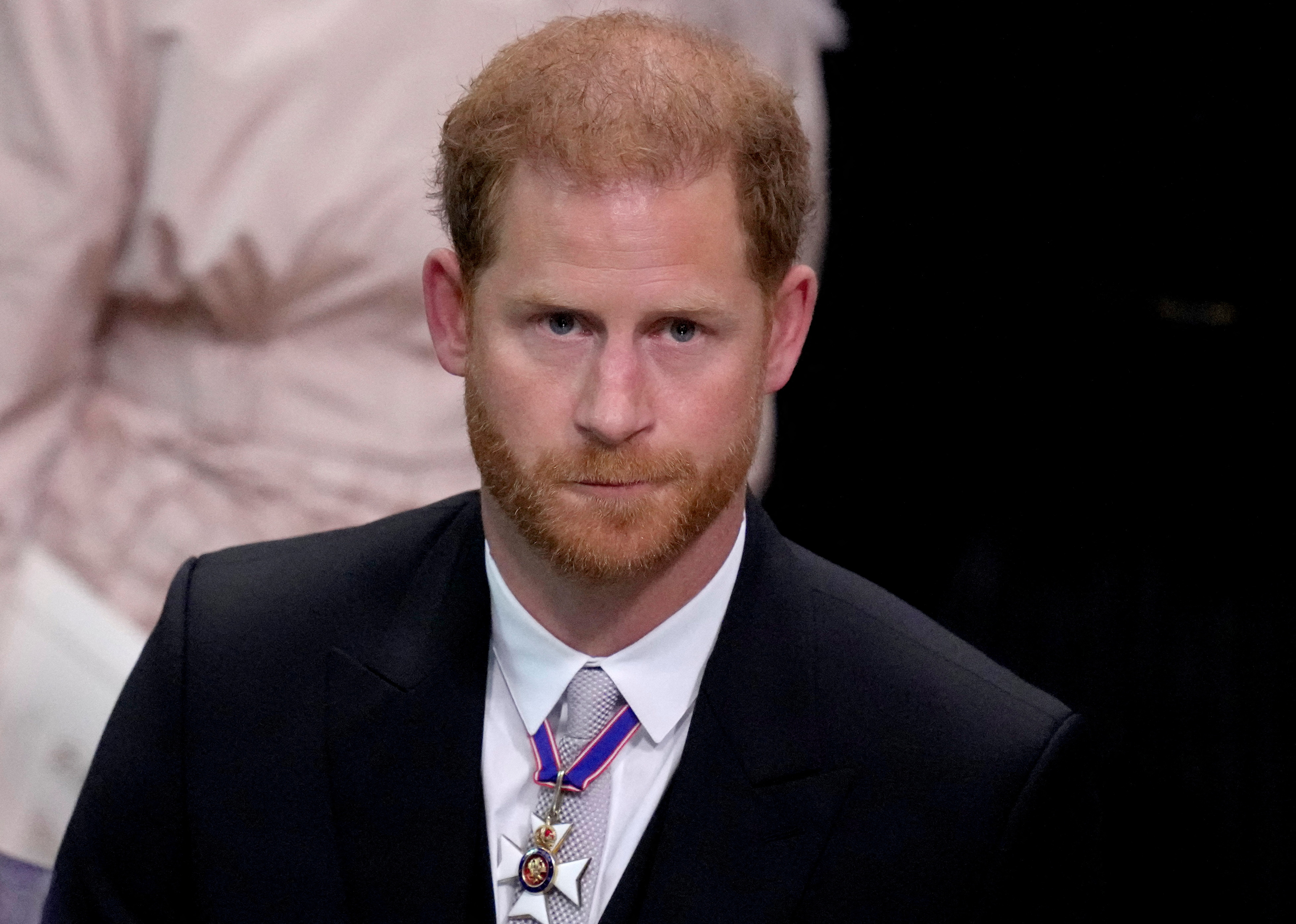 El príncipe Harry asiste a la ceremonia de coronación del rey Carlos III de Gran Bretaña en la Abadía de Westminster en Londres el sábado 6 de mayo de 2023. Kirsty Wigglesworth/Pool vía REUTERS