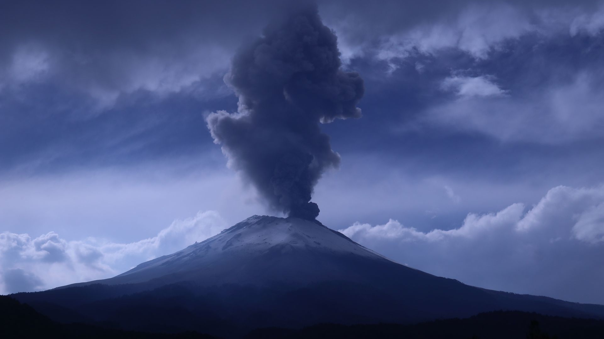 El Popocatépetl ha mantenido una actividad constante en los últimos días. (Cuartoscuro)