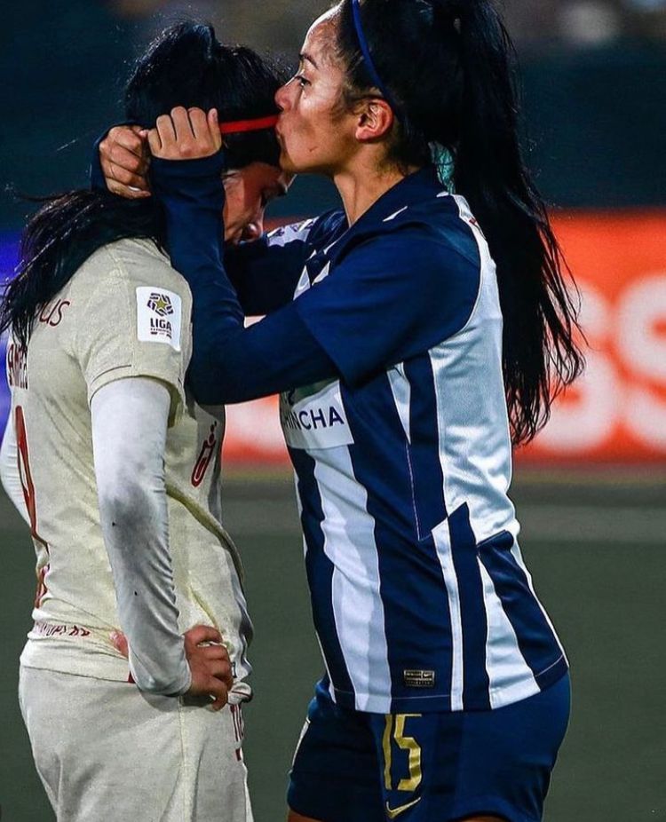 Xioczana y Xiomara Canales juegan en Universitario y Alianza Lima, correspondientemente. (Instagram)