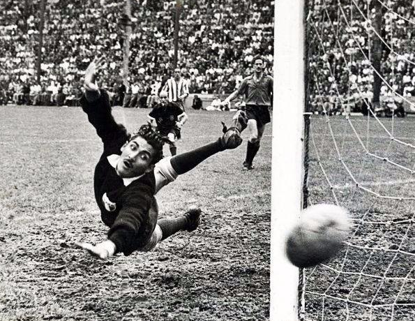 Antonio Carbajal fue, durante mucho tiempo, el mexicano con más participaciones en copas del mundo (Foto: @clubleonfc)