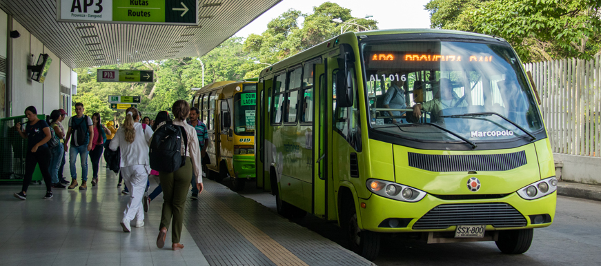 Imágen de referencia. Articulado de Metrolínea de Bucaramanga